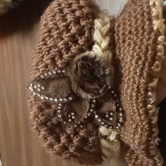 Brown Lined Crochet Hat w Faux Fur and Felt Embellishments - Picture 3 of 7